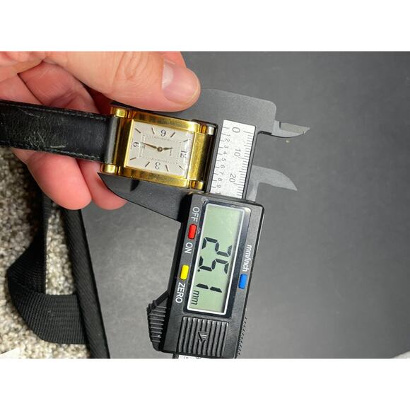 Coach Tank Watch Dress Watch W515 Gold Tone Black Leather Band 25mm - Picture 11 of 11